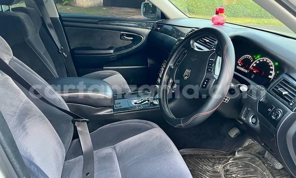 Buy Used Toyota Crown White Car in Dar es Salaam in Dar es Salaam Buy Used Toyota Crown White Car in Dar es Salaam in Dar es Salaam