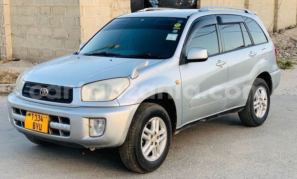 Nunua Ilio tumika Toyota RAV4 Fedha Gari ndani ya Dar es Salaam nchini Dar es Salaam