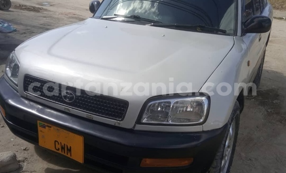 Buy Used Toyota RAV4 White Car in Dar es Salaam in Dar es Salaam
