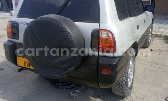 Nunua Ilio tumika Toyota RAV4 Nyeupe Gari ndani ya Dar es Salaam nchini Dar es Salaam Nunua Ilio tumika Toyota RAV4 Nyeupe Gari ndani ya Dar es Salaam nchini Dar es Salaam