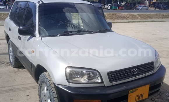 Nunua Ilio tumika Toyota RAV4 Nyeupe Gari ndani ya Dar es Salaam nchini Dar es Salaam Nunua Ilio tumika Toyota RAV4 Nyeupe Gari ndani ya Dar es Salaam nchini Dar es Salaam