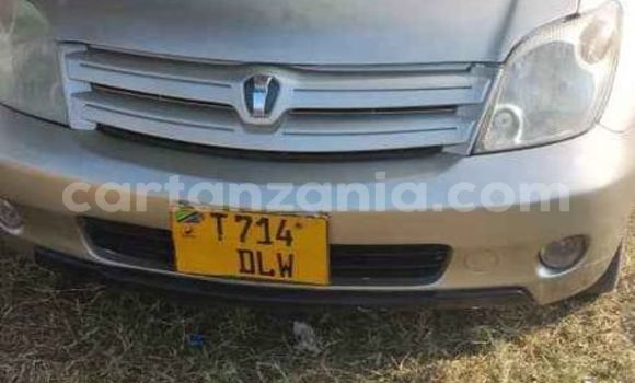 Buy Used Toyota IST Brown Car in Dar es Salaam in Dar es Salaam
