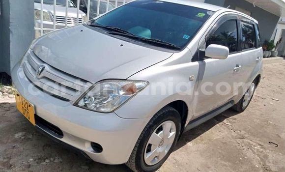 Buy Used Toyota IST Silver Car in Dar es Salaam in Dar es Salaam