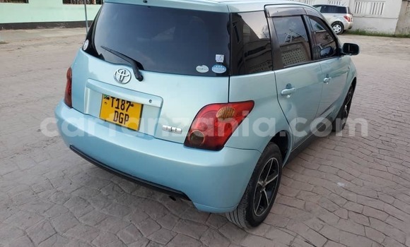 Buy Used Toyota IST Blue Car in Dar es Salaam in Dar es Salaam Buy Used Toyota IST Blue Car in Dar es Salaam in Dar es Salaam