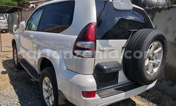 Nunua Imported Toyota Land Cruiser Prado Nyeupe Gari ndani ya Dar es Salaam nchini Dar es Salaam Nunua Imported Toyota Land Cruiser Prado Nyeupe Gari ndani ya Dar es Salaam nchini Dar es Salaam