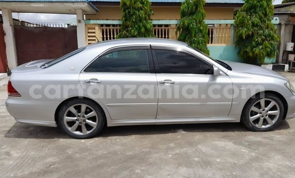 Buy Used Toyota Crown Silver Car in Dar es Salaam in Dar es Salaam Buy Used Toyota Crown Silver Car in Dar es Salaam in Dar es Salaam