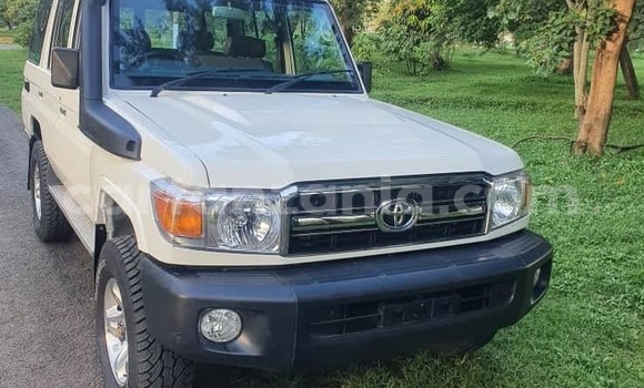 Buy Used Toyota Land Cruiser White Car in Dar es Salaam in Dar es Salaam Buy Used Toyota Land Cruiser White Car in Dar es Salaam in Dar es Salaam