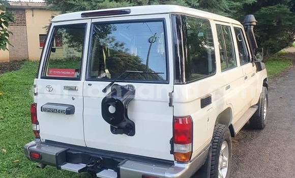 Buy Used Toyota Land Cruiser White Car in Dar es Salaam in Dar es Salaam Buy Used Toyota Land Cruiser White Car in Dar es Salaam in Dar es Salaam