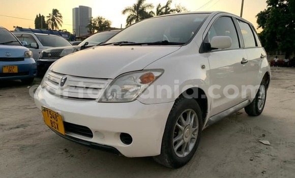 Buy Used Toyota IST White Car in Dar es Salaam in Dar es Salaam Buy Used Toyota IST White Car in Dar es Salaam in Dar es Salaam