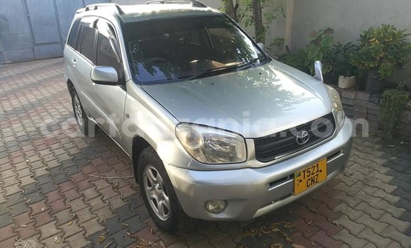 Buy Used Toyota RAV4 Silver Car in Dar es Salaam in Dar es Salaam Buy Used Toyota RAV4 Silver Car in Dar es Salaam in Dar es Salaam