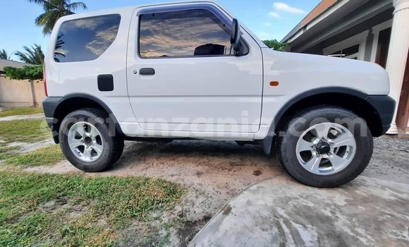 Buy Used Suzuki Jimny White Car in Dar es Salaam in Dar es Salaam Buy Used Suzuki Jimny White Car in Dar es Salaam in Dar es Salaam