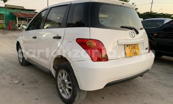 Buy Used Toyota IST White Car in Dar es Salaam in Dar es Salaam Buy Used Toyota IST White Car in Dar es Salaam in Dar es Salaam