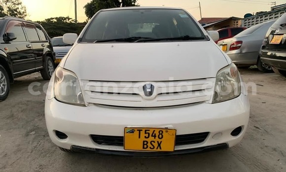 Buy Used Toyota IST White Car in Dar es Salaam in Dar es Salaam Buy Used Toyota IST White Car in Dar es Salaam in Dar es Salaam