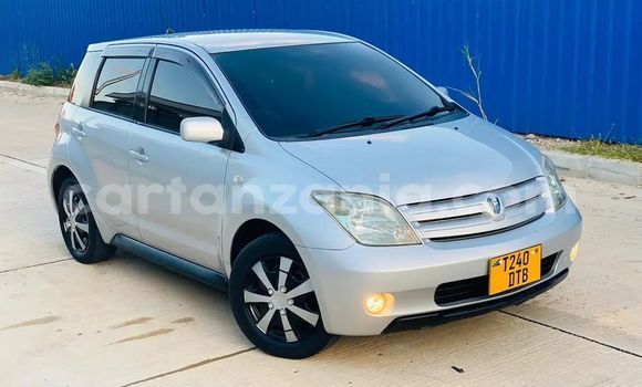 Buy Used Toyota IST Silver Car in Dar es Salaam in Dar es Salaam