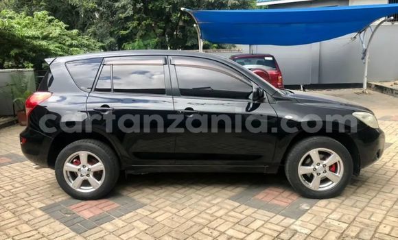 Nunua Ilio tumika Toyota RAV4 Nyeusi Gari ndani ya Dar es Salaam nchini Dar es Salaam