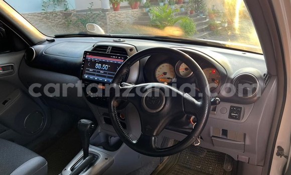 Buy Used Toyota RAV4 White Car in Dar es Salaam in Dar es Salaam Buy Used Toyota RAV4 White Car in Dar es Salaam in Dar es Salaam