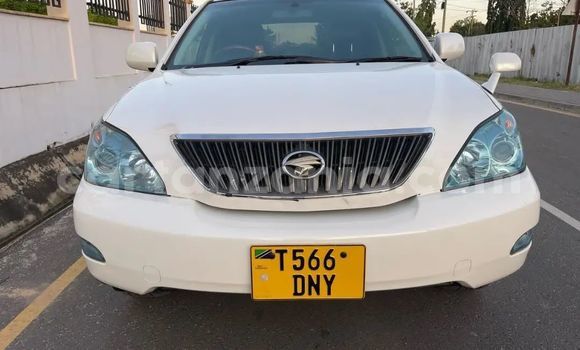 Buy Used Toyota Harrier White Car in Dar es Salaam in Dar es Salaam
