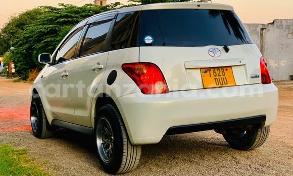 Buy Used Toyota IST White Car in Dar es Salaam in Dar es Salaam