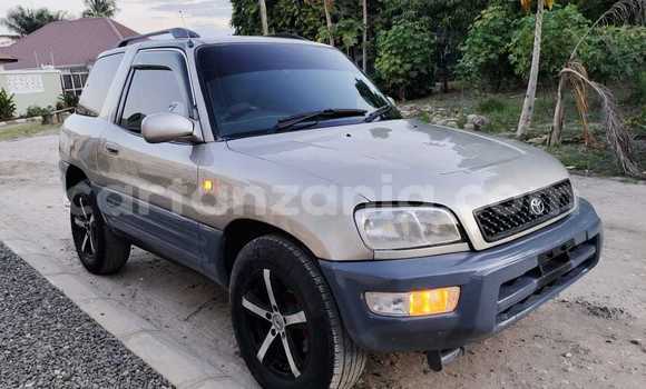 Nunua Ilio tumika Toyota RAV4 Fedha Gari ndani ya Dar es Salaam nchini Dar es Salaam Nunua Ilio tumika Toyota RAV4 Fedha Gari ndani ya Dar es Salaam nchini Dar es Salaam