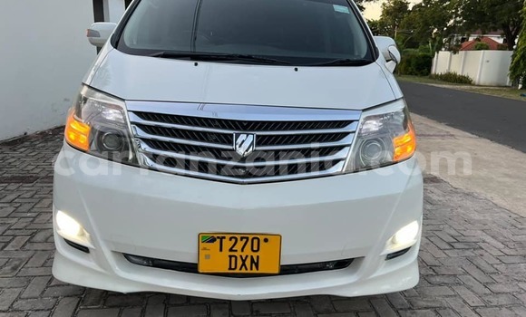 Nunua Ilio tumika Toyota Alphard Nyeupe Gari ndani ya Dar es Salaam nchini Dar es Salaam