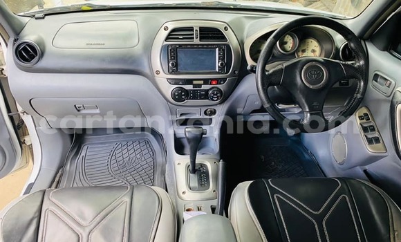 Buy Used Toyota RAV4 White Car in Dar es Salaam in Dar es Salaam Buy Used Toyota RAV4 White Car in Dar es Salaam in Dar es Salaam