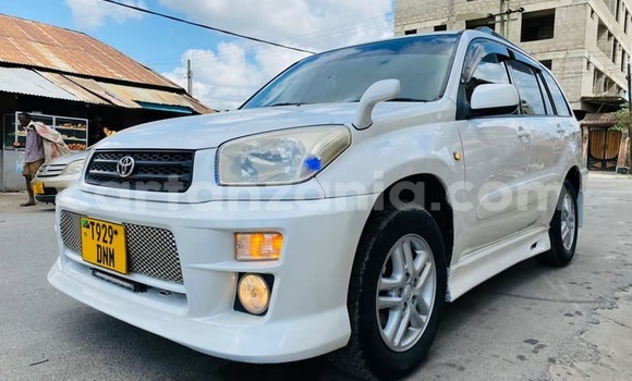 Buy Used Toyota RAV4 White Car in Dar es Salaam in Dar es Salaam Buy Used Toyota RAV4 White Car in Dar es Salaam in Dar es Salaam