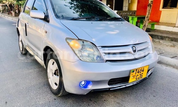 Buy Used Toyota IST Silver Car in Dar es Salaam in Dar es Salaam