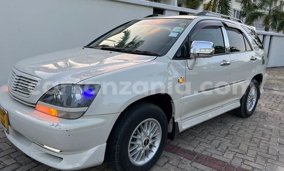 Nunua Ilio tumika Toyota Harrier Nyeupe Gari ndani ya Dar es Salaam nchini Dar es Salaam