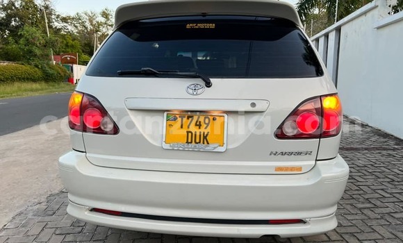 Buy Used Toyota Harrier White Car in Dar es Salaam in Dar es Salaam Buy Used Toyota Harrier White Car in Dar es Salaam in Dar es Salaam