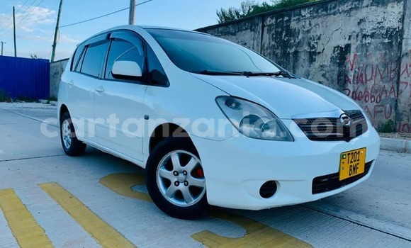 Nunua Ilio tumika Toyota Spacio Nyeupe Gari ndani ya Dar es Salaam nchini Dar es Salaam