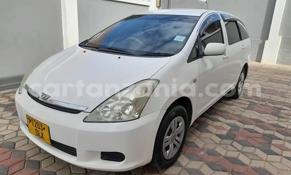 Buy Used Toyota Wish White Car in Dar es Salaam in Dar es Salaam