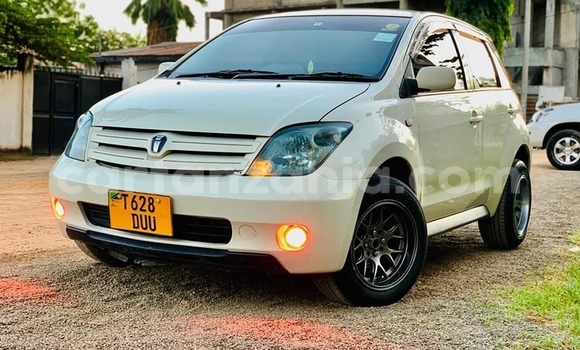 Buy Used Toyota IST Beige Car in Dar es Salaam in Dar es Salaam Buy Used Toyota IST Beige Car in Dar es Salaam in Dar es Salaam