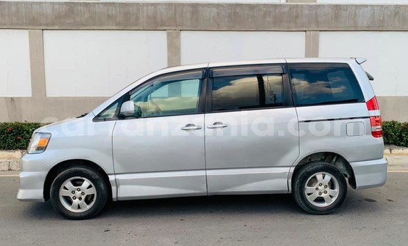 Buy Used Toyota Noah Silver Car in Dar es Salaam in Dar es Salaam