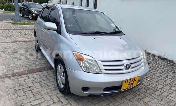 Buy Used Toyota IST Silver Car in Dar es Salaam in Dar es Salaam
