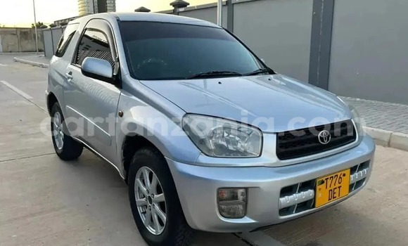Nunua Ilio tumika Toyota RAV4 Fedha Gari ndani ya Dar es Salaam nchini Dar es Salaam