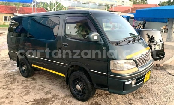 Buy Used Toyota Hiace Green Car in Dar es Salaam in Dar es Salaam Buy Used Toyota Hiace Green Car in Dar es Salaam in Dar es Salaam