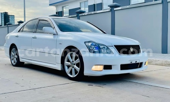 Nunua Ilio tumika Toyota Crown Nyeupe Gari ndani ya Dar es Salaam nchini Dar es Salaam Nunua Ilio tumika Toyota Crown Nyeupe Gari ndani ya Dar es Salaam nchini Dar es Salaam
