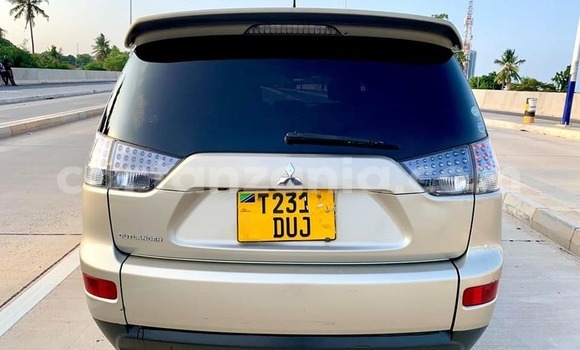 Nunua Ilio tumika Mitsubishi Outlander Brown Gari ndani ya Dar es Salaam nchini Dar es Salaam Nunua Ilio tumika Mitsubishi Outlander Brown Gari ndani ya Dar es Salaam nchini Dar es Salaam