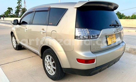 Nunua Ilio tumika Mitsubishi Outlander Brown Gari ndani ya Dar es Salaam nchini Dar es Salaam Nunua Ilio tumika Mitsubishi Outlander Brown Gari ndani ya Dar es Salaam nchini Dar es Salaam