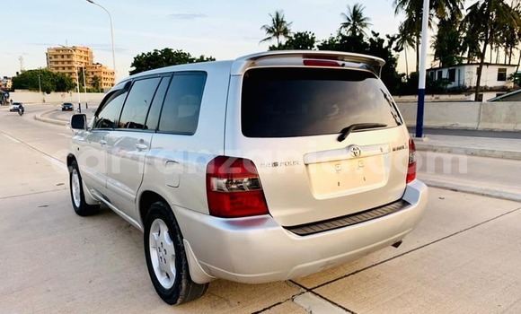 Buy Used Toyota Kluger Silver Car in Dar es Salaam in Dar es Salaam Buy Used Toyota Kluger Silver Car in Dar es Salaam in Dar es Salaam