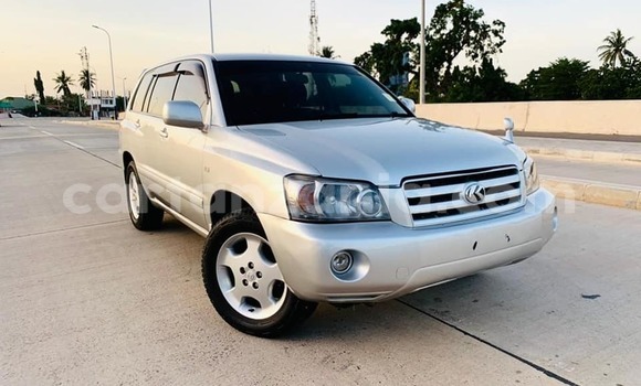 Buy Used Toyota Kluger Silver Car in Dar es Salaam in Dar es Salaam Buy Used Toyota Kluger Silver Car in Dar es Salaam in Dar es Salaam