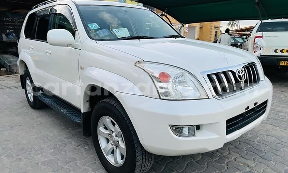 Buy Used Toyota Land Cruiser Prado White Car in Dar es Salaam in Dar es Salaam Buy Used Toyota Land Cruiser Prado White Car in Dar es Salaam in Dar es Salaam