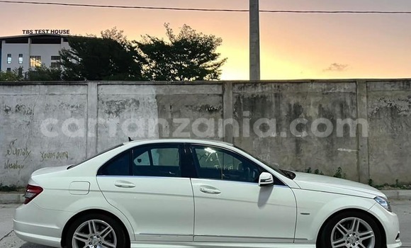 Buy Used Mercedes‒Benz C–Class White Car in Dar es Salaam in Dar es Salaam