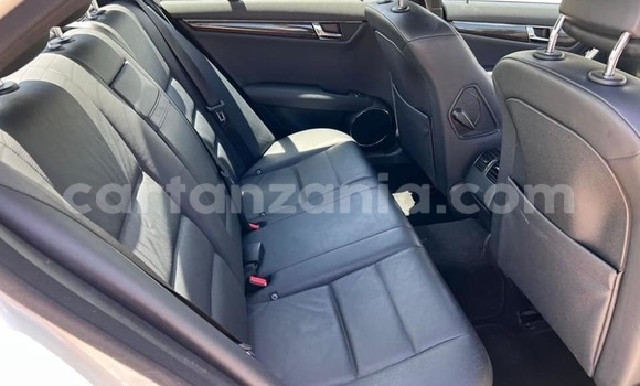 Nunua Ilio tumika Mercedes‒Benz C–Class Nyeupe Gari ndani ya Dar es Salaam nchini Dar es Salaam Nunua Ilio tumika Mercedes‒Benz C–Class Nyeupe Gari ndani ya Dar es Salaam nchini Dar es Salaam