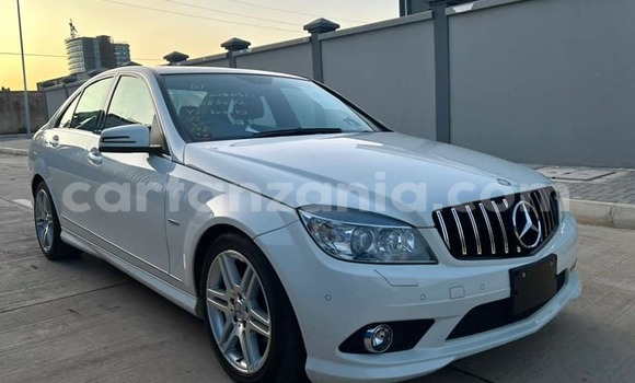 Nunua Ilio tumika Mercedes‒Benz C–Class Nyeupe Gari ndani ya Dar es Salaam nchini Dar es Salaam Nunua Ilio tumika Mercedes‒Benz C–Class Nyeupe Gari ndani ya Dar es Salaam nchini Dar es Salaam