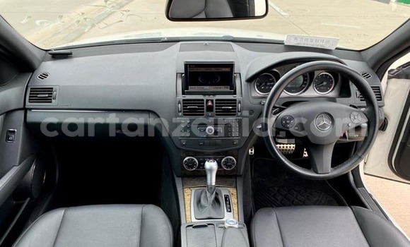 Nunua Ilio tumika Mercedes‒Benz C–Class Nyeupe Gari ndani ya Dar es Salaam nchini Dar es Salaam Nunua Ilio tumika Mercedes‒Benz C–Class Nyeupe Gari ndani ya Dar es Salaam nchini Dar es Salaam