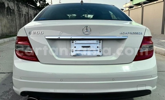 Nunua Ilio tumika Mercedes‒Benz C–Class Nyeupe Gari ndani ya Dar es Salaam nchini Dar es Salaam Nunua Ilio tumika Mercedes‒Benz C–Class Nyeupe Gari ndani ya Dar es Salaam nchini Dar es Salaam