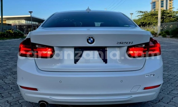 Nunua Ilio tumika BMW 3–Series Nyeupe Gari ndani ya Dar es Salaam nchini Dar es Salaam Nunua Ilio tumika BMW 3–Series Nyeupe Gari ndani ya Dar es Salaam nchini Dar es Salaam
