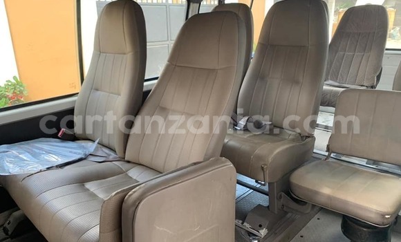 Buy Used Toyota Hiace White Car in Dar es Salaam in Dar es Salaam Buy Used Toyota Hiace White Car in Dar es Salaam in Dar es Salaam