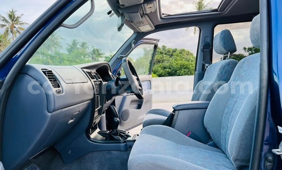 Nunua Ilio tumika Toyota Hilux Surf Bluu Gari ndani ya Dar es Salaam nchini Dar es Salaam Nunua Ilio tumika Toyota Hilux Surf Bluu Gari ndani ya Dar es Salaam nchini Dar es Salaam